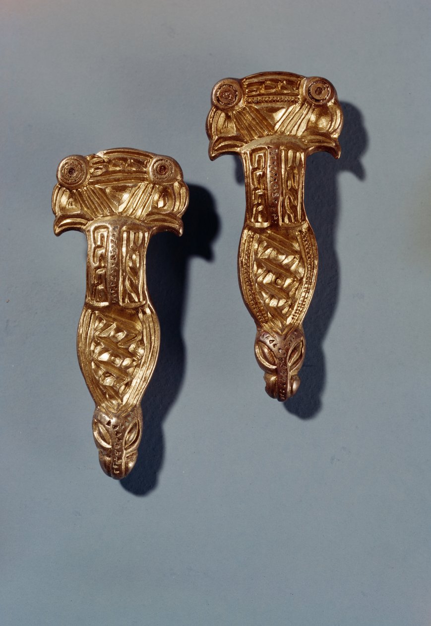 Thueringer Fibulas with Birds Heads, Stoessen, första halvan av C06th, (guld) av German School