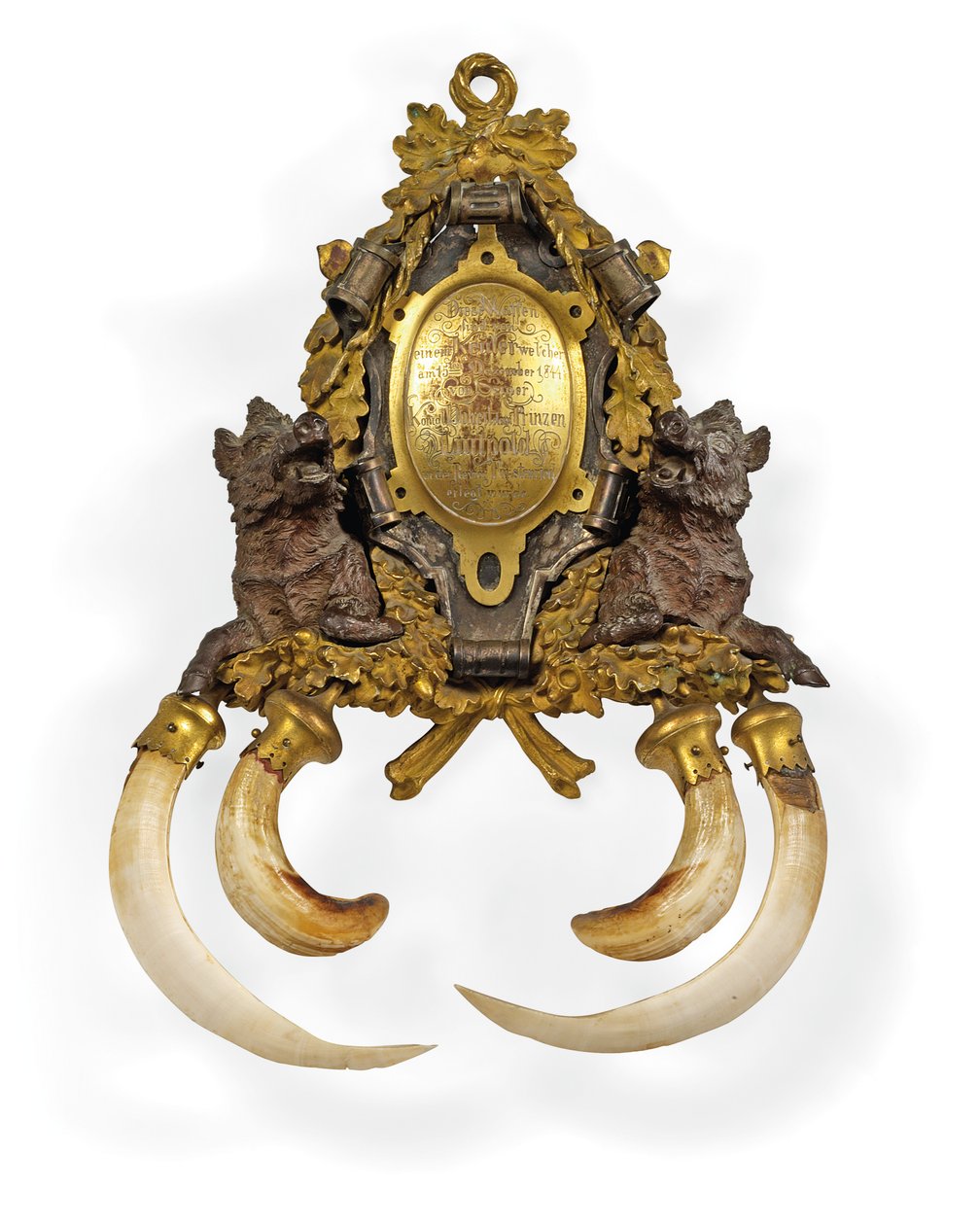 Trophy, München, ca 1845 (ormolu, brons och silvermonterade galtbetar) av German School