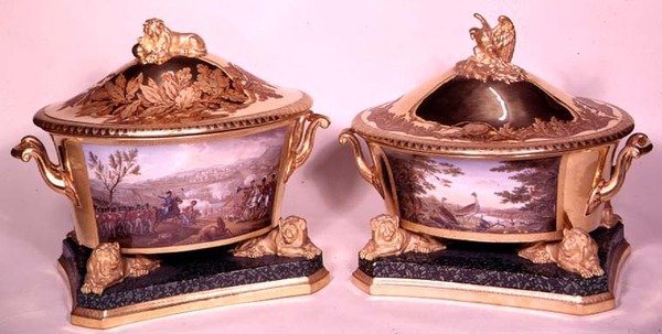 Två terriner från Preussian Dinner Service, Berlin, 1816-19 (porslin & förgylld) (se även 3043 och 68588) av German School