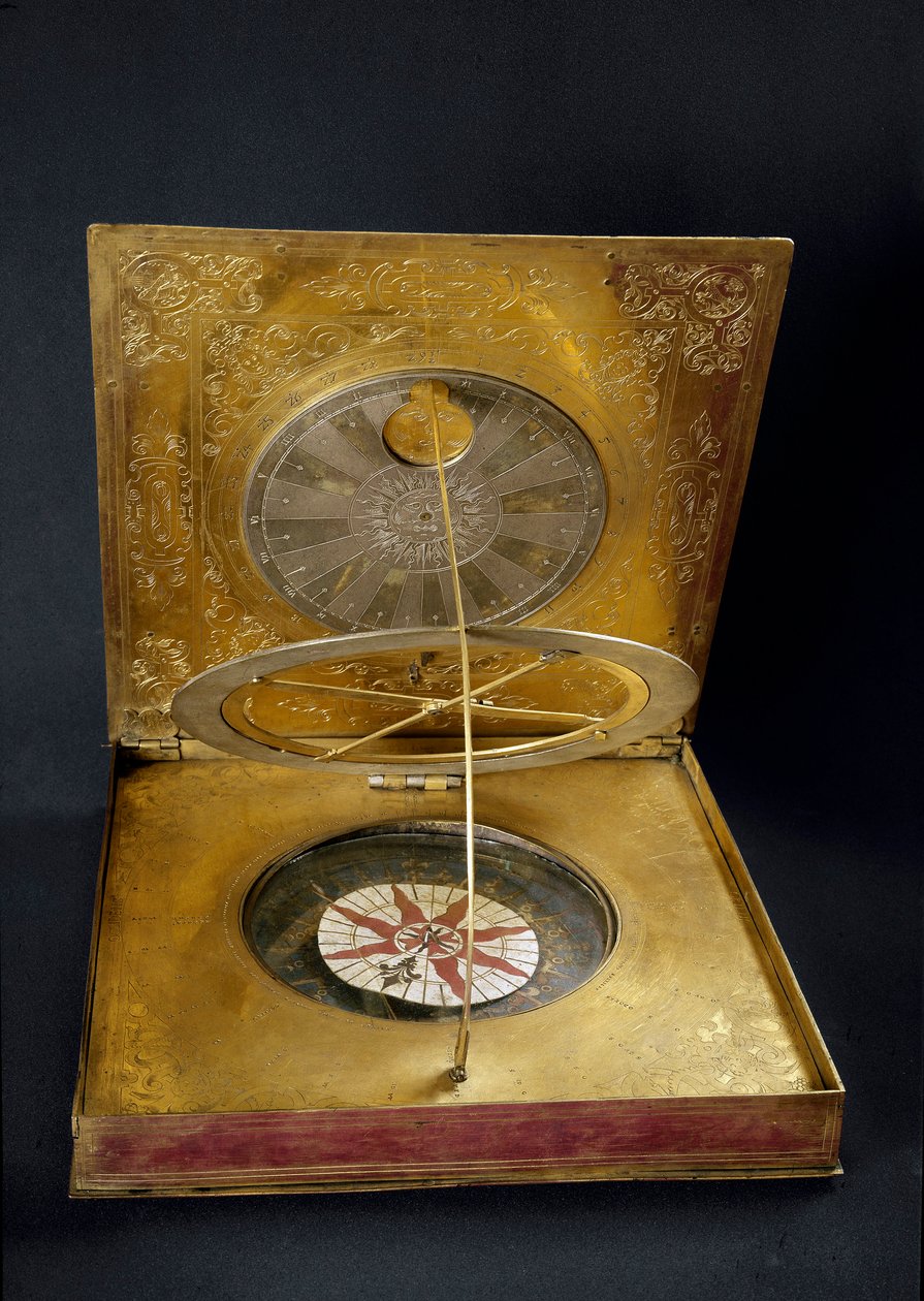 Universell solklocka gjord av koppar, guld, glas och papper tillverkad i Tyskland. Debut av 1600-talet Sun. 24,7x25,7 cm Florens, Istituto e Museo di Storia delle Scienze av German School