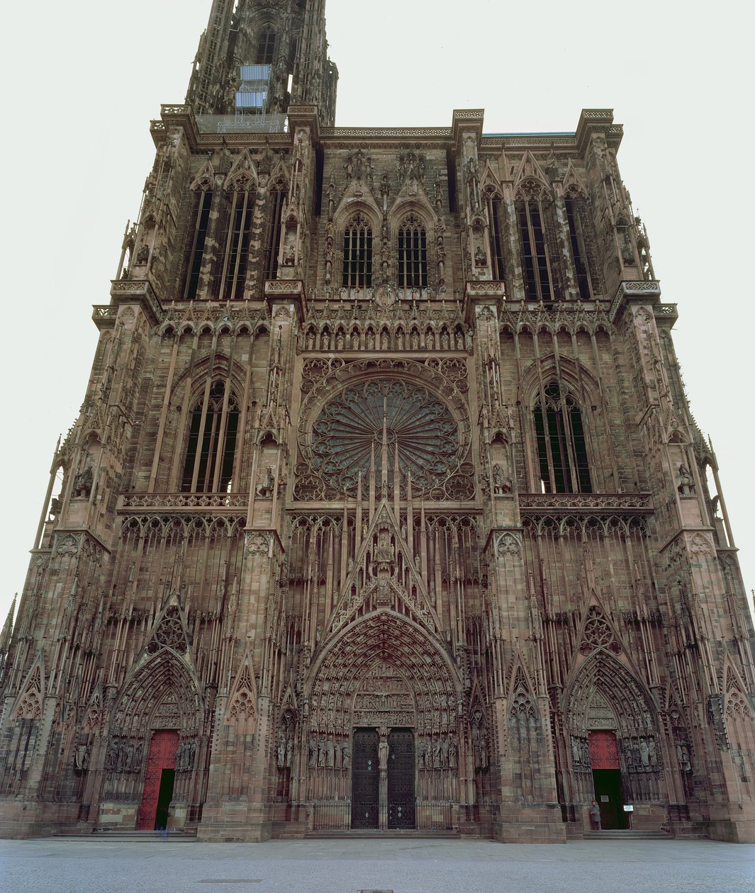 Västra fasaden av Strasbourgs katedral, påbörjad 1277 av German School
