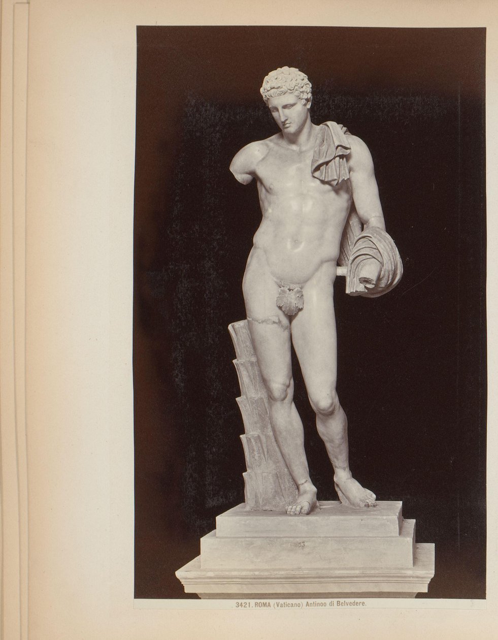 Skulptur av Hermes av Belvedere i Vatikanmuseerna i Rom, Italien Roma (Vaticano) Antinoo di Belvedere (titel på objekt) av Giacomo Brogi (attributed to)