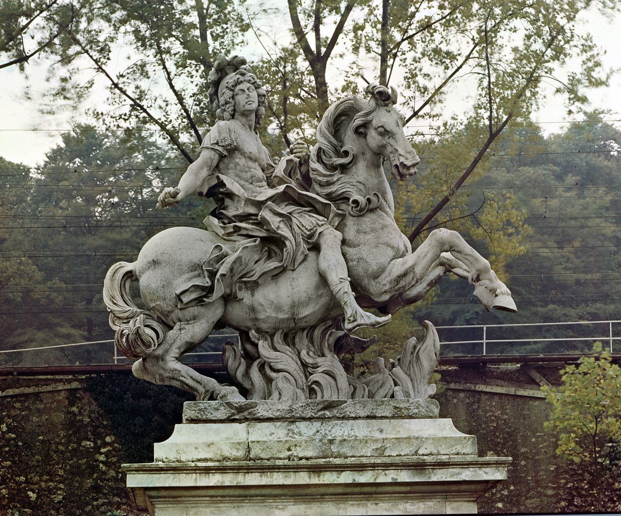 Ridsporträtt av Ludvig XIV (1638-1715) (marmor) av Gian Lorenzo Bernini