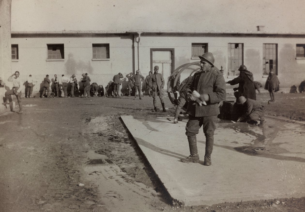 Album "Pictures of War II": Italienska soldater i Gradisca Sagrado, Gorizia, Italien (s/v foto) av Gigliucci Gigliucci