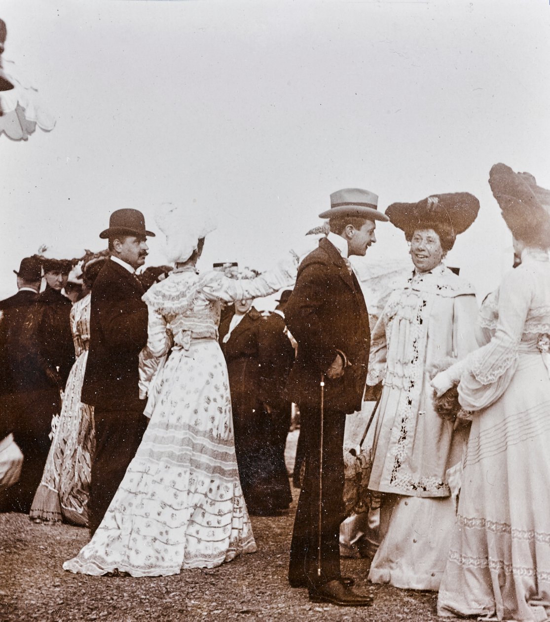Eleganta människor till galoppen sprang, Cascine Park, Florens av Giorgio Enrico (attr.to) Levi
