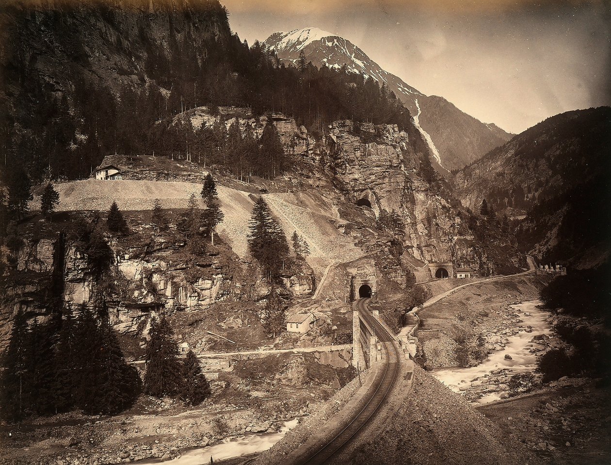 En sträcka av San Gottardo-järnvägen vid Faido av Giorgio Sommer