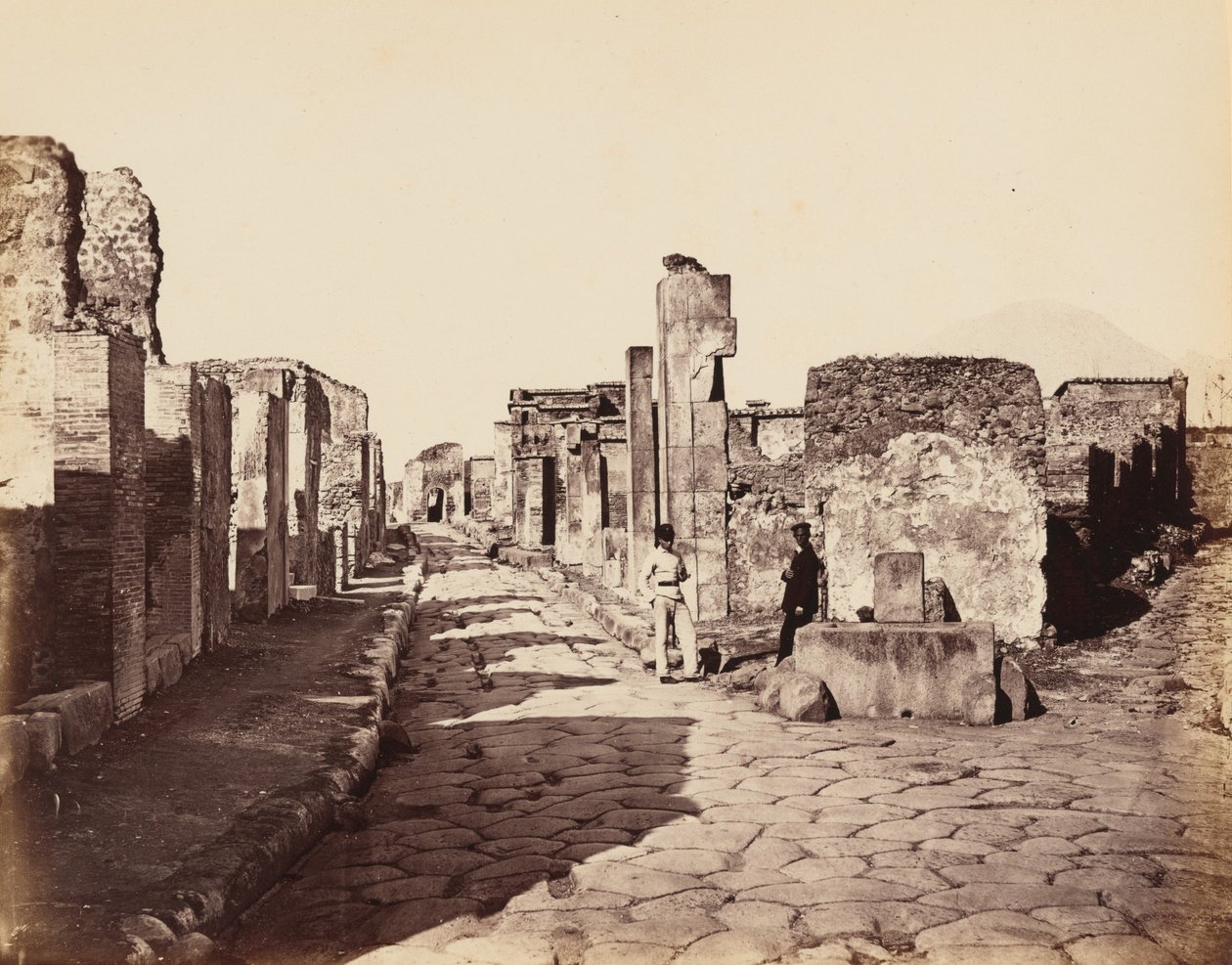 Strada di Sallustio, Pompei (Gatan Sallustio, Pompeji),ca. 1870 (foto) av Giorgio Sommer