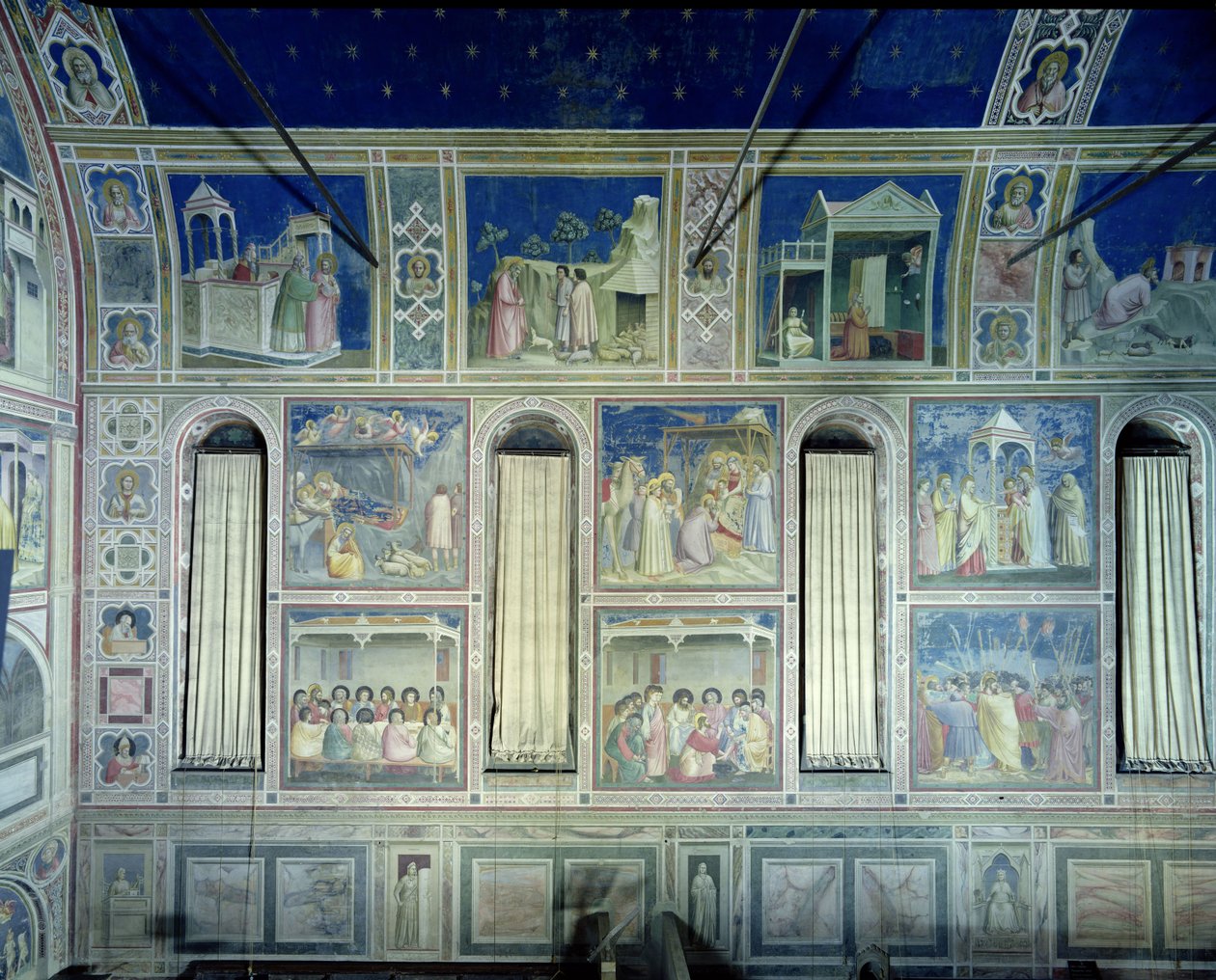Vy över den södra väggen med scener från Joachim och Annas liv och Kristi liv, ca 1305 av Giotto di Bondone