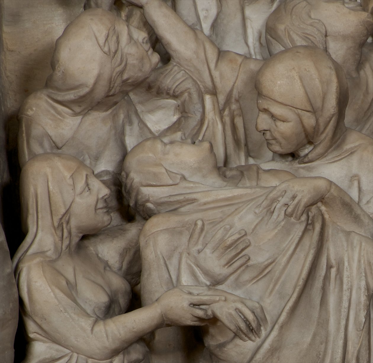 Detalj av korsfästelsen, på predikstolen i SantAndrea-kyrkan, ca 1298-1301 marmor. av Giovanni Pisano