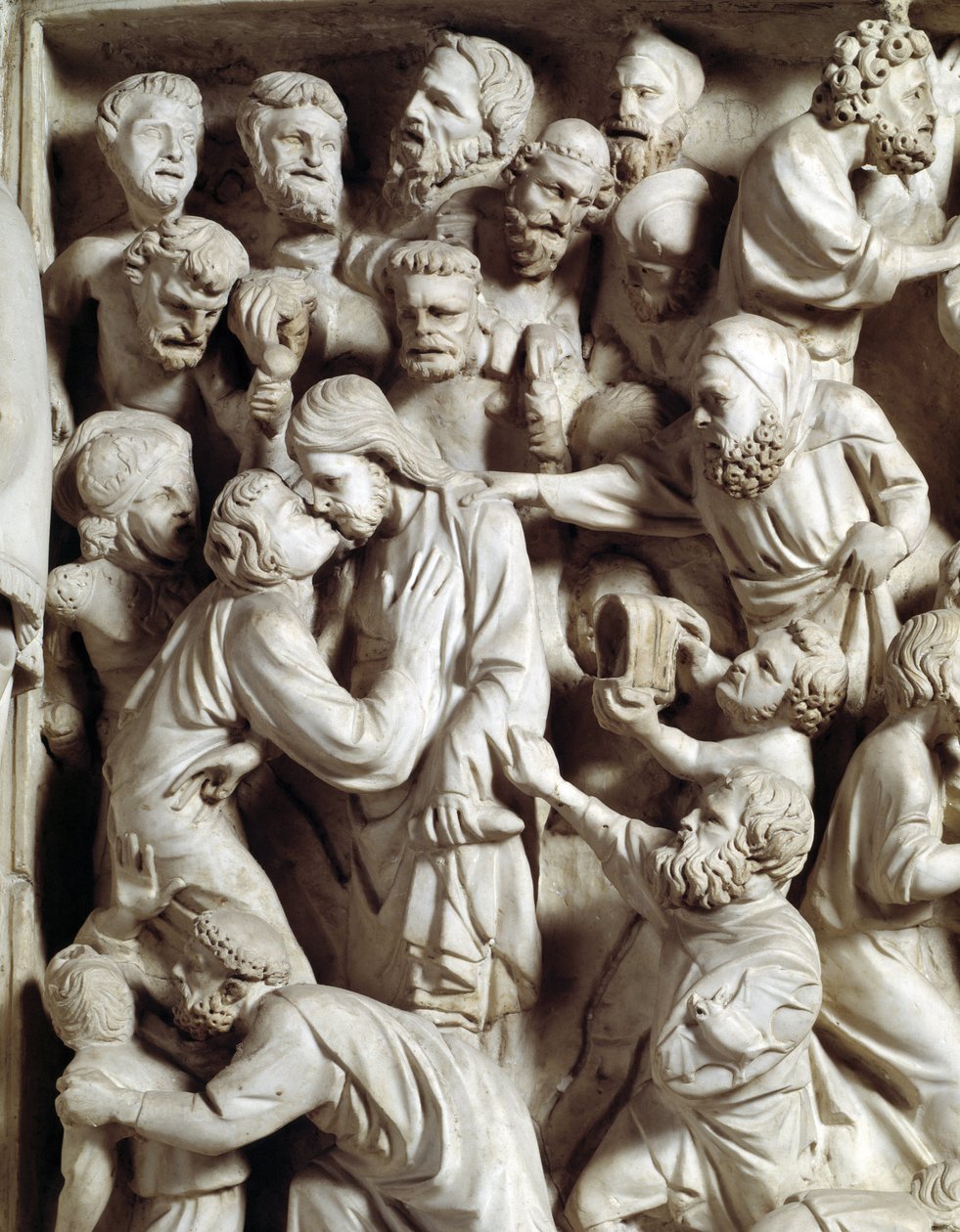Detalj av relieferna av stolen realiserade av Giovanni Pisano (1248-1314): Judas kyss (Detalj av relieferna på marmorpredikstolen, kyss av Judas) 1302-1311 Cathedrale of Pisa (Duomo di Pisa), Italien av Giovanni Pisano