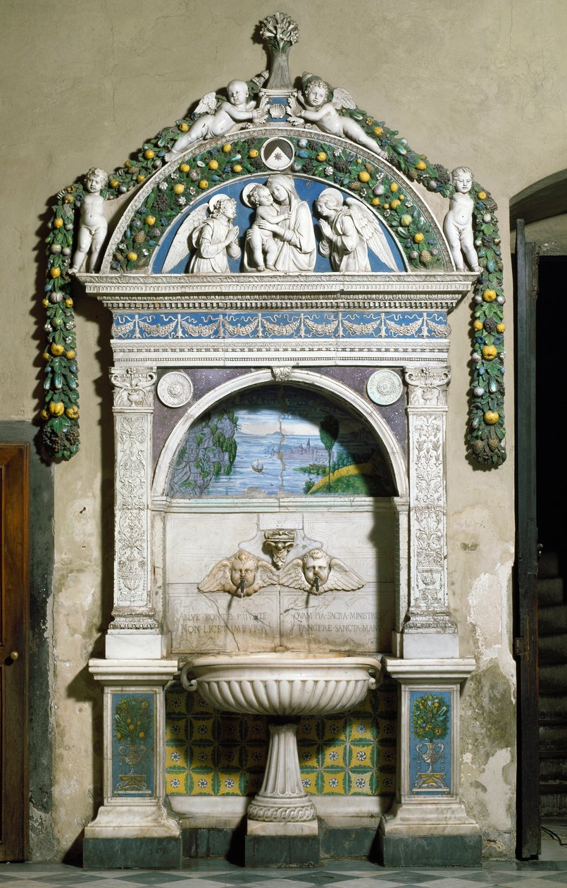 Decoree-fontän med hög relief i marmor och terrakotta av Giovanni della Robbia (1469-1529) 1498. Santa Maria Novellas sakristia, Florens av Giovanni della Robbia