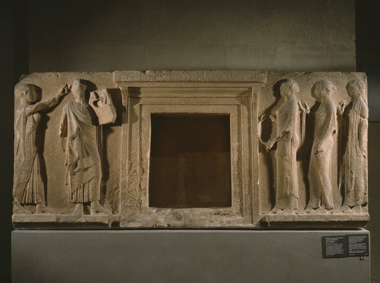 Apollon och nymferna, relief från Teorernas passage, från Thasos, före 480 f.Kr. (marmor) av Greek