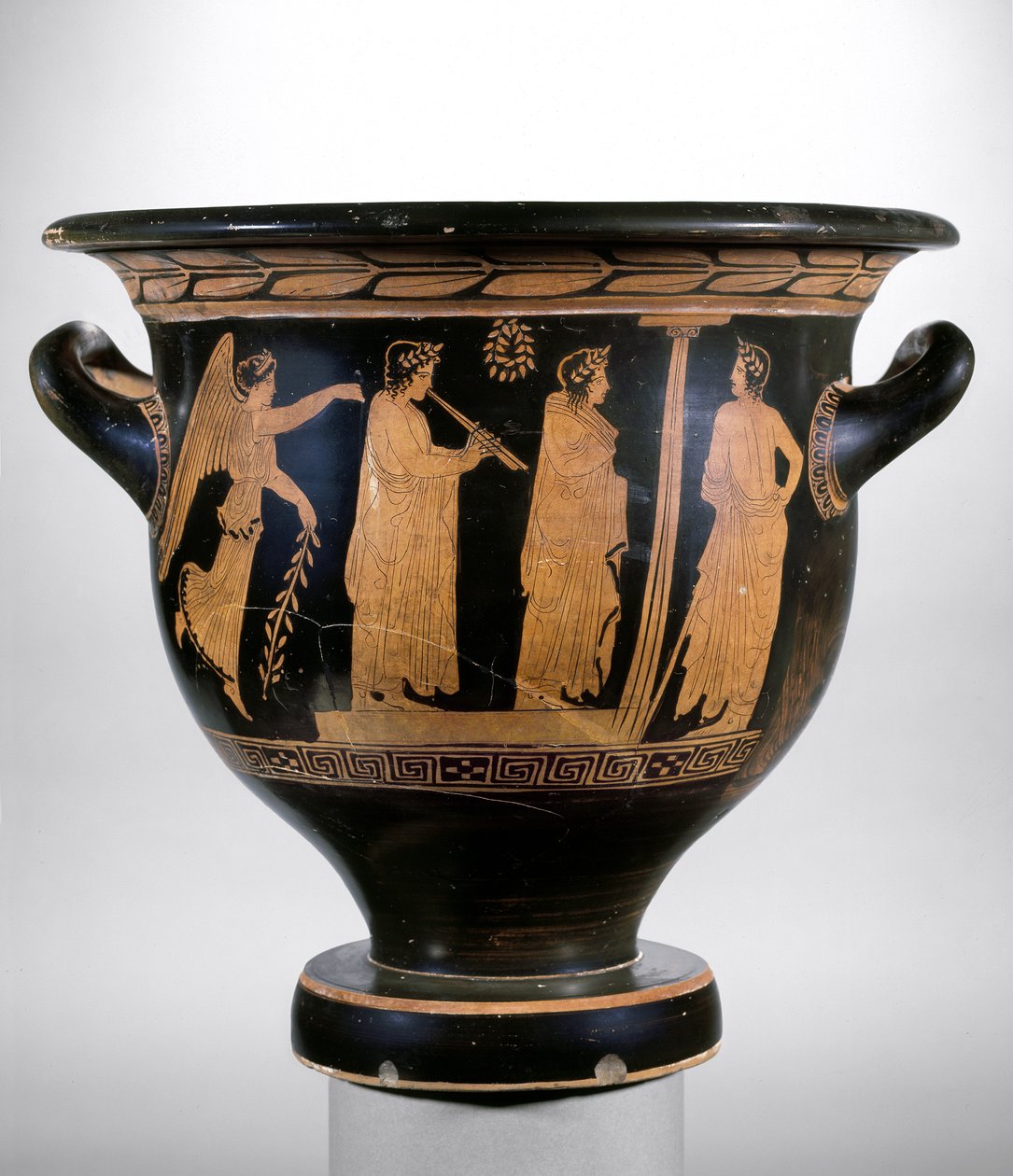 Attic röd figur krater föreställande Nike och tre figurer bära lagerkronor (keramik) av Greek