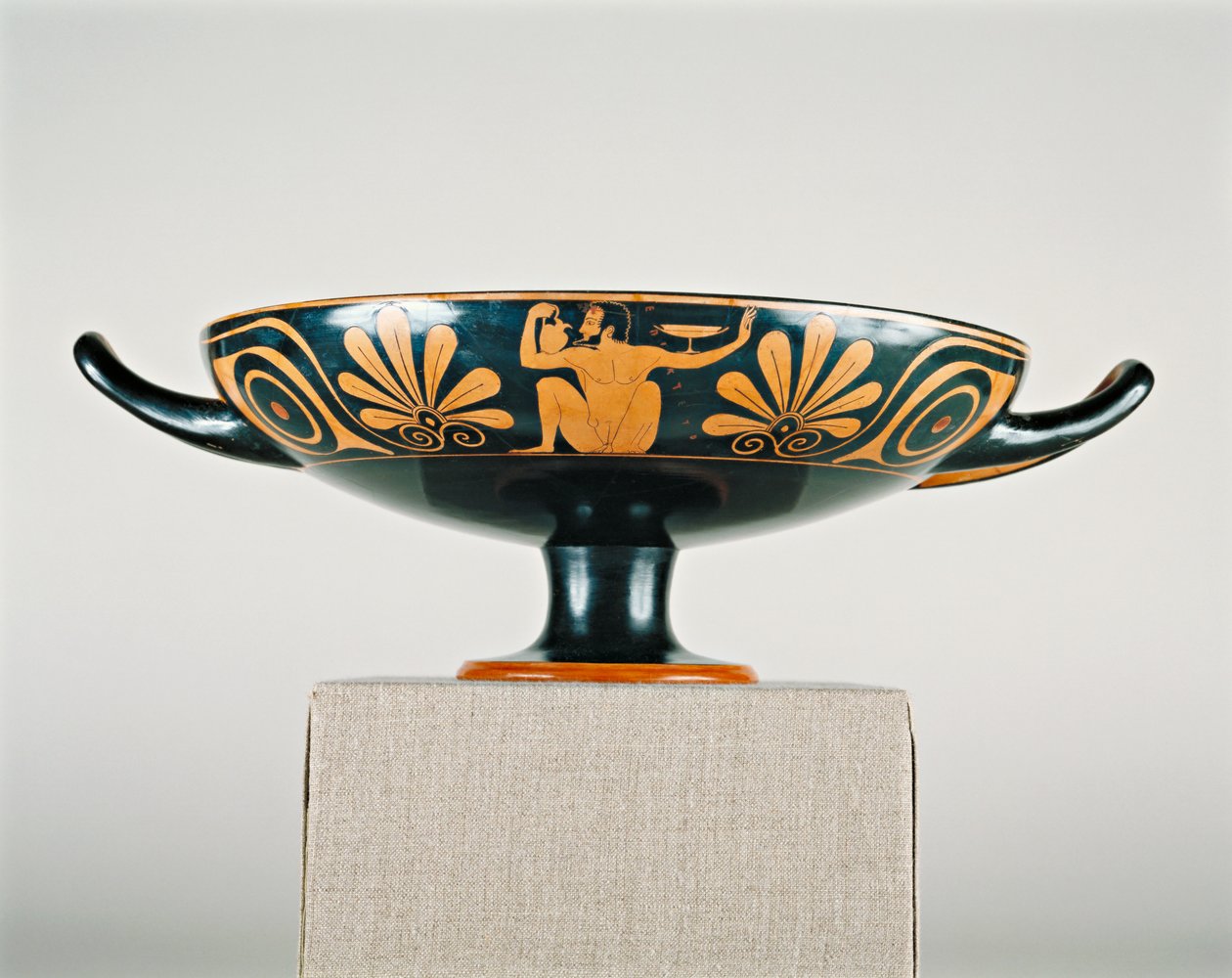 Attic rödfigur kylix, ca 520-510 f.Kr. (lergods med slipdekor) av Greek