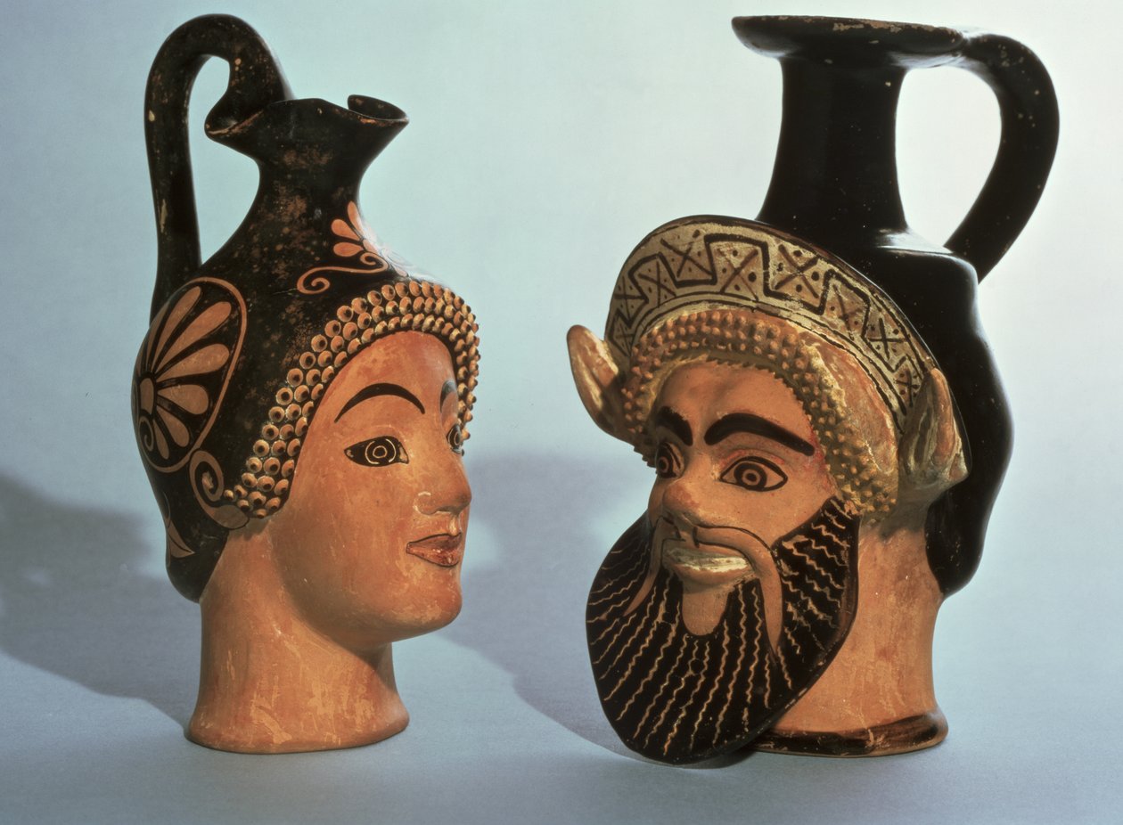 Oinochoe-huvudvaser, troligen från Aten, LtoR Maenad, klass E namn-vas av Oxford-klassen och Satyr, klass P av Chairete-klassen, c.500-450 f.Kr. (polykrom keramik) av Greek