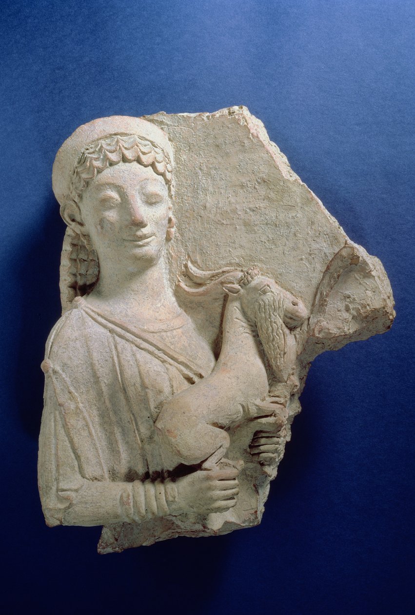 Relief av en kvinna som håller en get, arkaisk tid, ca 500 f.Kr. (terrakotta) av Greek