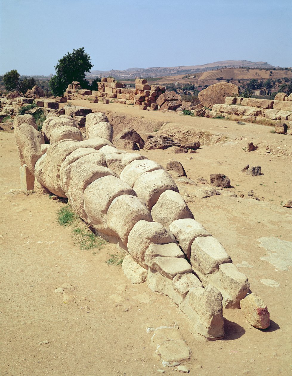 Vy över en av de gigantiska Telemon-statyerna, Temple of Olympian Zeus, c.480 BC av Greek