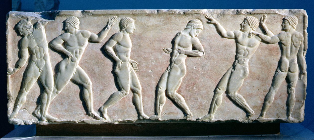 Unga män som spelar ett bollspel, från en statybas som hittades på Dipylon Cemetery, Aten, (marmor) c.510 f.Kr. (se även 60009-11) av Greek