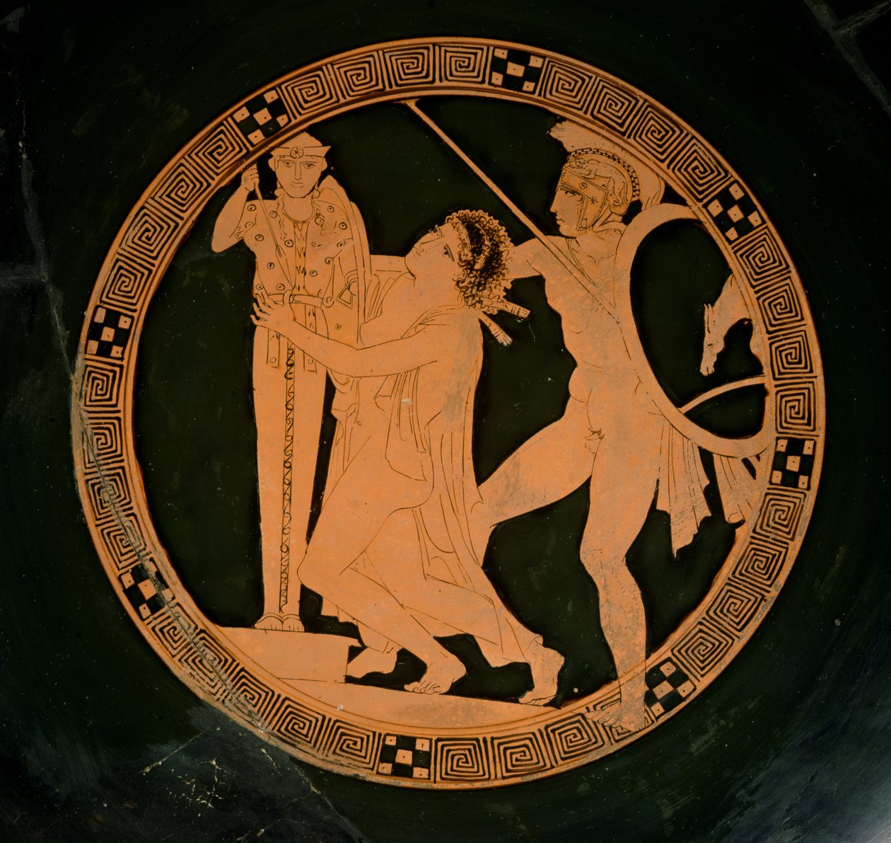Attisk kopp med röd figur föreställande Kassandra som jagas av Ajax och söker skydd vid en xoanon av Athena, ca 430 f.Kr. (keramik) av Greek