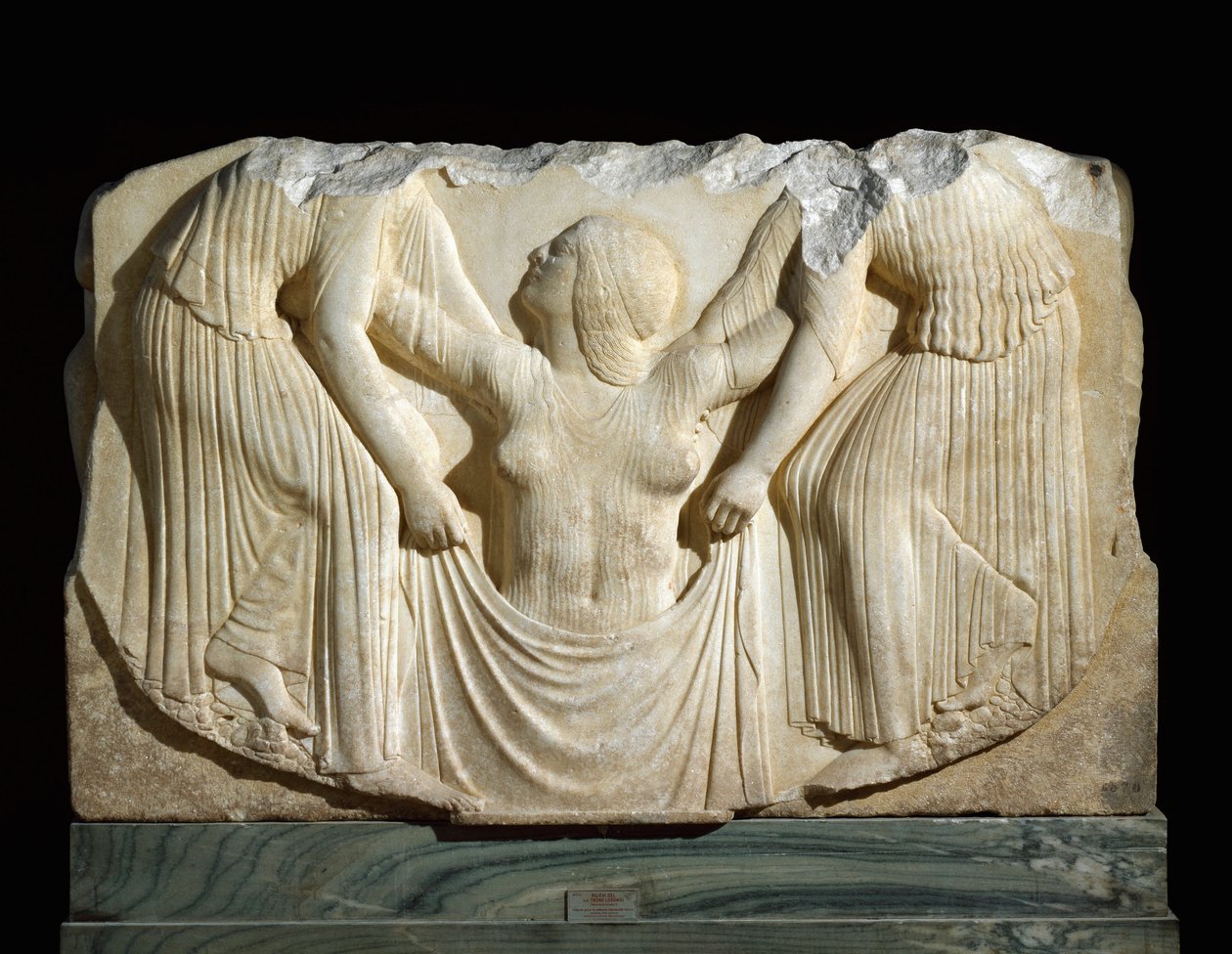 Grekisk konst: "" Venus födelse kommer ut ur vågorna som stöds av timmarna"" Relief av tronen Ludovisi, från Locri. 460-450 f.Kr. - Museo Nazionale Romano (Palazzo Altemps) - Magna Graecia (Stor Grekland): Ludovisi-tronen; Afrodites födelse - Marb av Greek