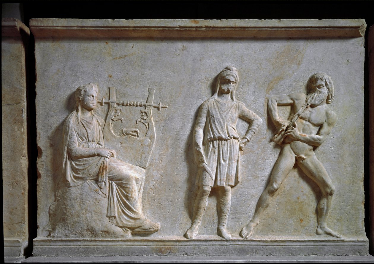 Grekisk konst: musiktävling mellan Apollo och Marsyas (spelar aulos och lyra). Lågrelief huggen i marmor, 320 f.Kr., grekisk antikvitet. Nationalmuseet för arkeologi, Aten (Grekland) av Greek