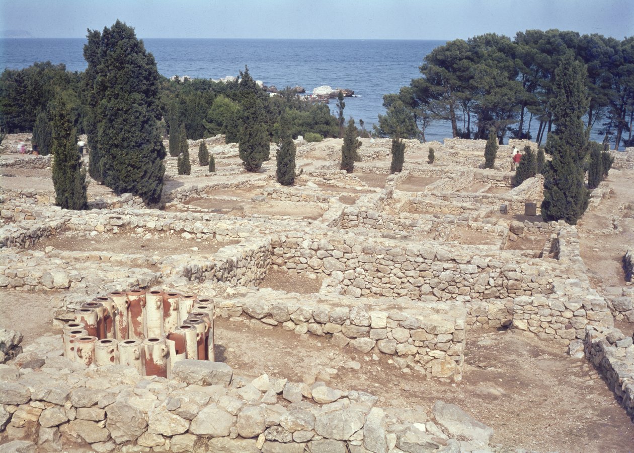Grekiska ruiner av hamnen i Emporion av Greek