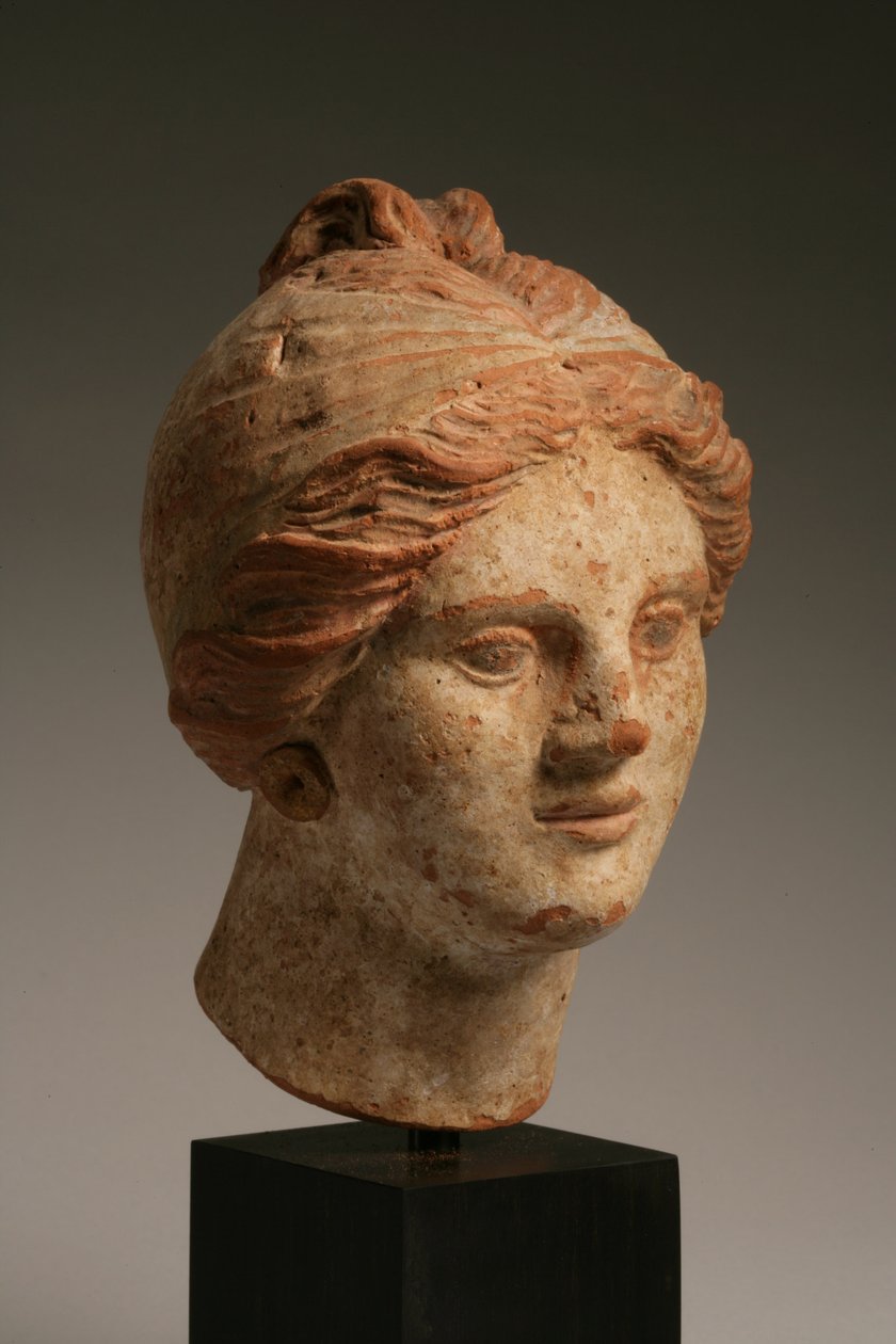 Kvinnohuvud, hellenistisk tid, 300-100-talet f.Kr. (polykrom terrakotta) (se även 270386) av Greek