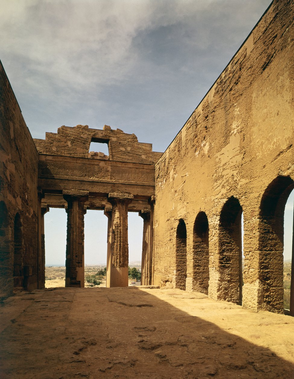 Interiörvy av Temple of Concord av Greek
