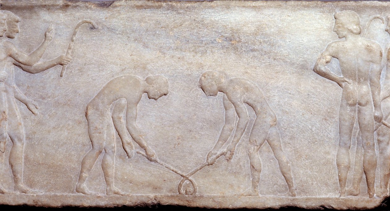 Art of Ancient Greece: Bollspel med lacrosse (principen för nuvarande hockey). Skulptur med låg relief. Atens arkeologiska museum av Greek