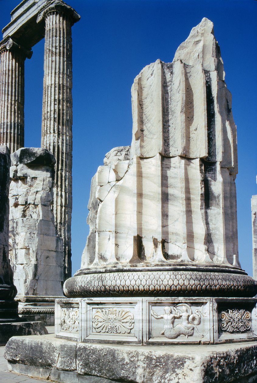 Basen på en kolonn i Apollontemplet, c.300 f.Kr av Greek School