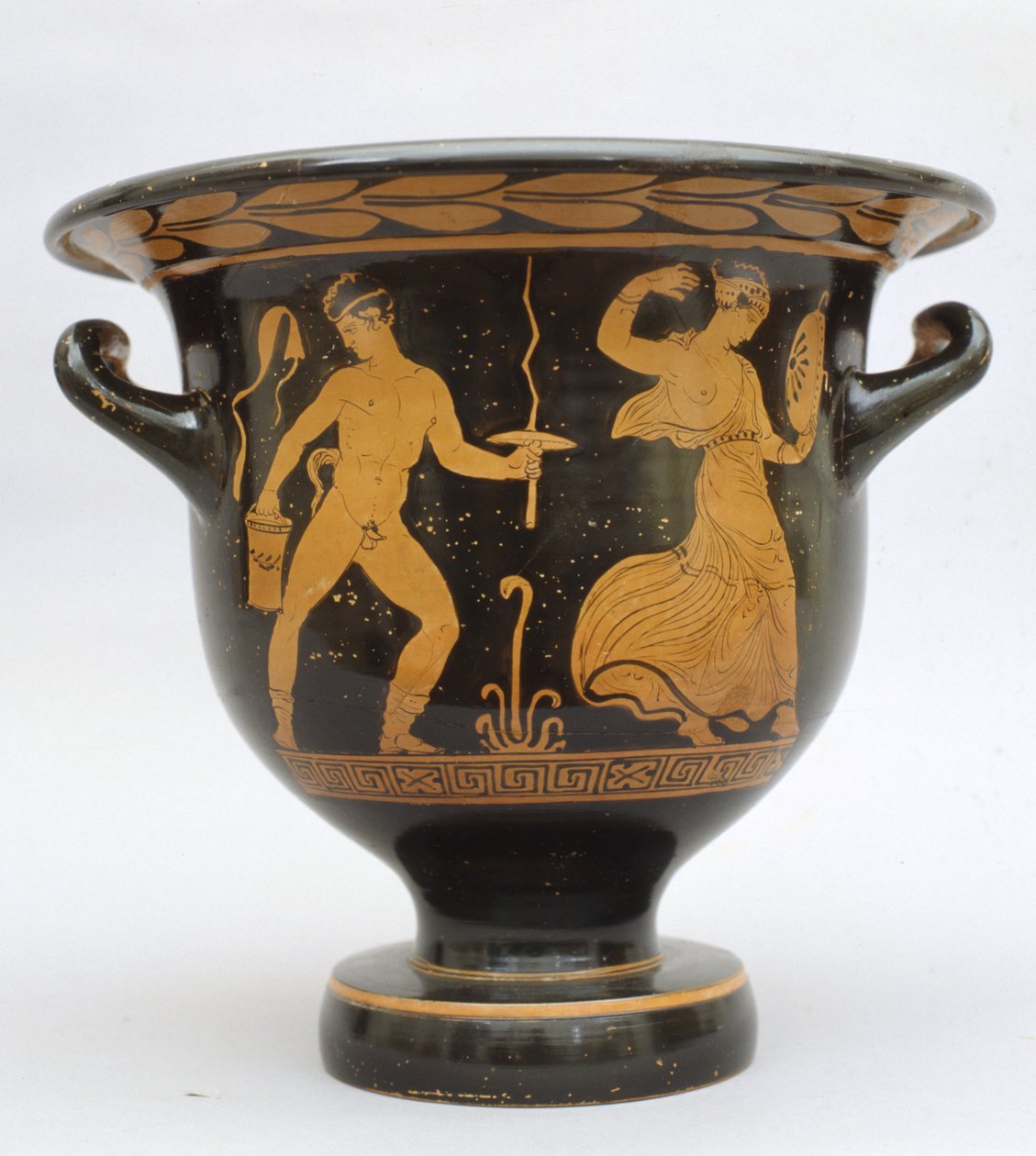 Klockformad proto-apuliansk krater med satyr och maenad från Matera, Italien (keramik) av Greek School