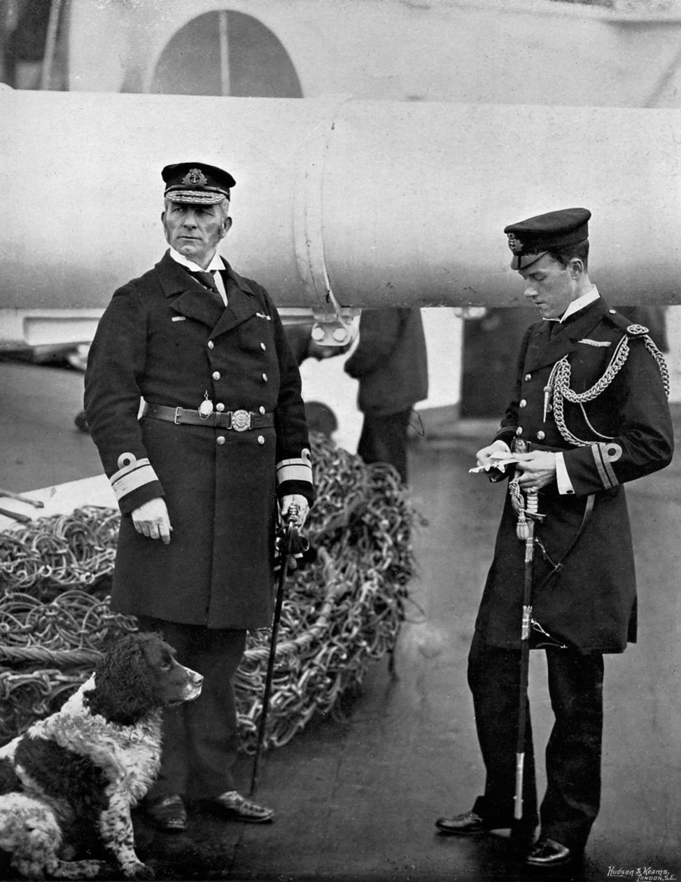 Konteramiral Arthur Alington och hans flagglöjtnant, William George Elmhirst Ruck-Keene, 1896. av Gregory and Co