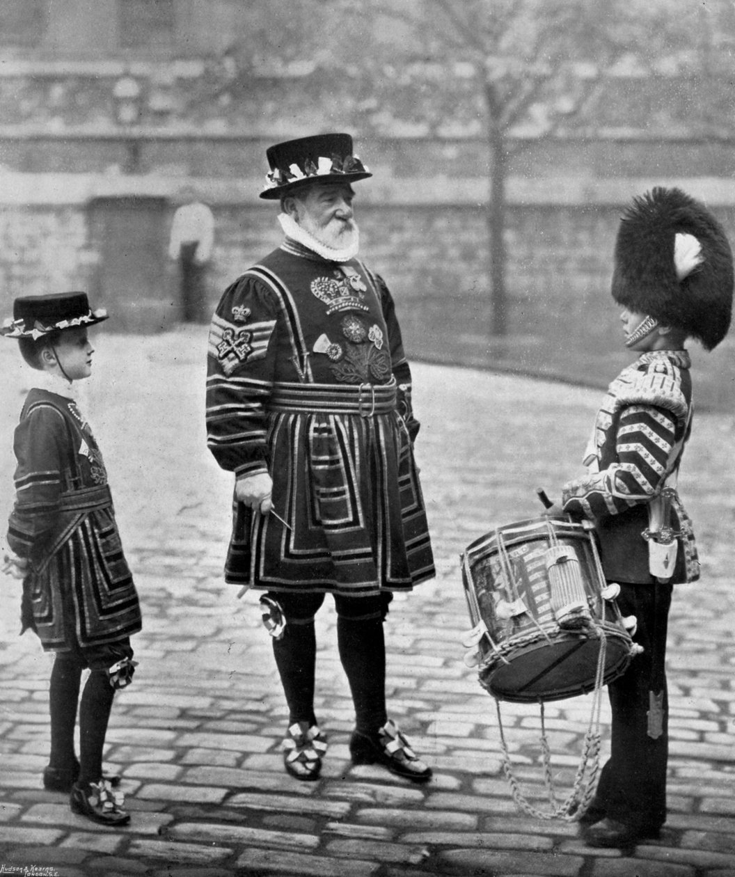 Sergeant-major Patrick Penrose, Yeoman Porter, London, 1896 av Gregory and Co