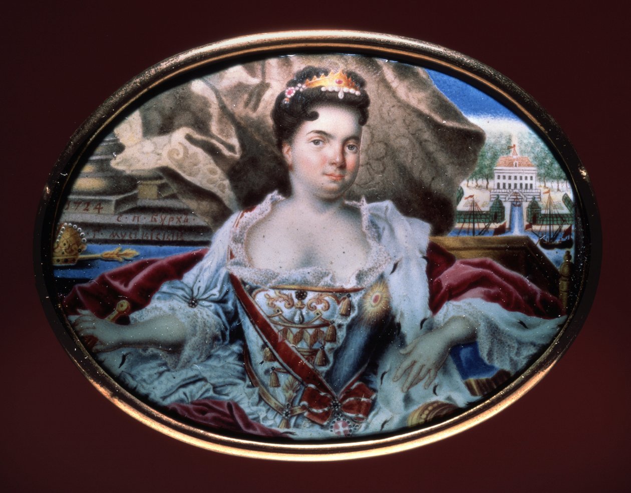 Porträtt av kejsarinnan Katarina I (1684-1727) med utsikt över palatset Catherinenhof. (Porträtt av Catherine I med utsikt över Catherinenhof). Verk av Grigori Semyonovich Musiklysky (1670-efter 1739), emalj på guld av Grigori Semyonovich Musiklysky