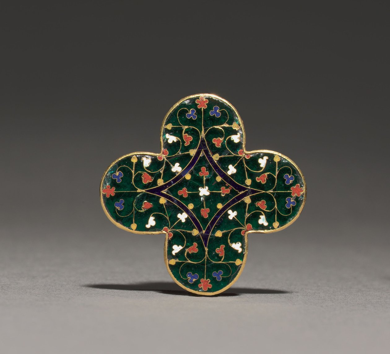 Quatrilobed Plaque, c.1300-1310 (guld, genomskinlig emalj) av Guillaume (attr. to) Julien