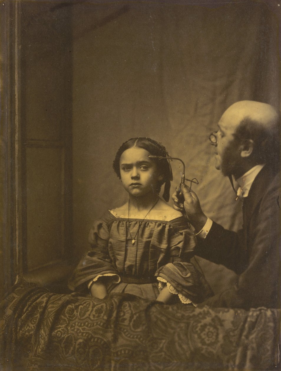 Uppmärksamhetsmuskeln (vänster); Ögonbrynssammandragning på grund av starkt ljus (höger) av Guillaume Benjamin Amant Duchenne
