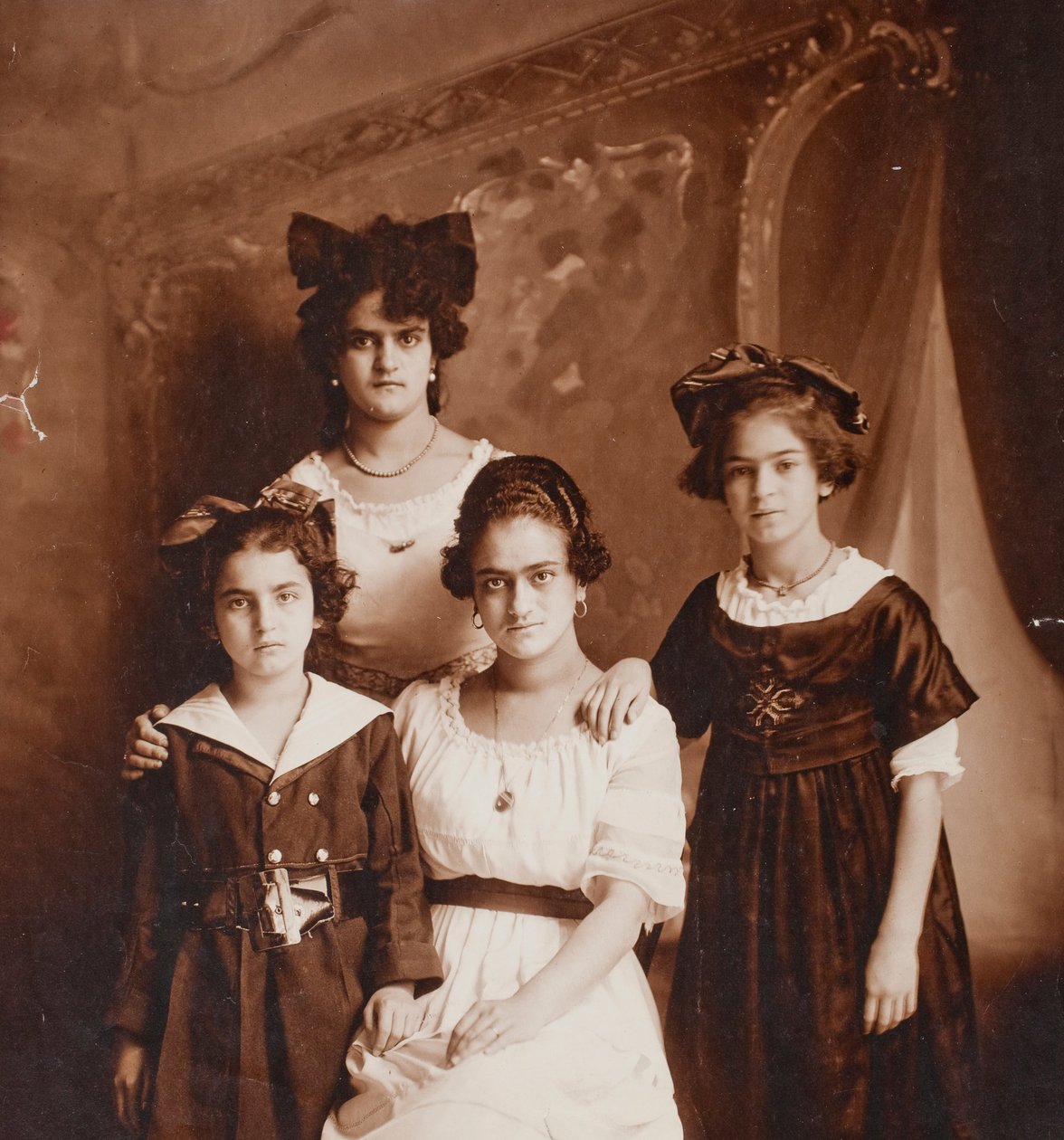 Matilde, Adriana, Frida och Cristina Kahlo av Guillermo Kahlo