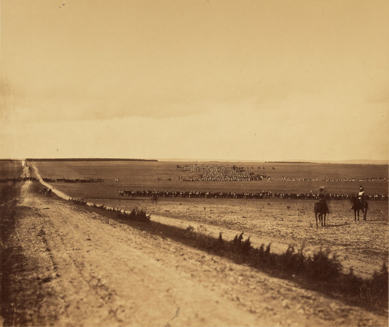 [Manövrering, Camp de Chalons]. av Gustave Le Gray