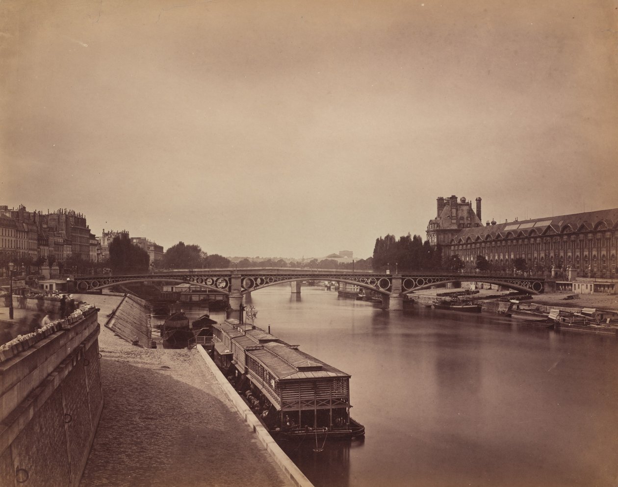 Pont du Carrousel, Paris: Utsikt mot väster från Pont des Arts, 1856-1858. av Gustave Le Gray