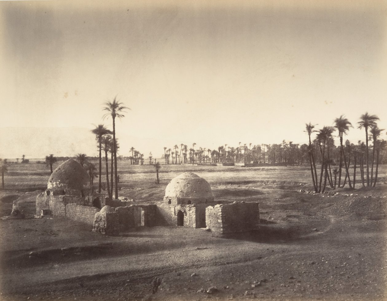 Utsikt över Thebeslätten tagen från Karnacs tempel, 1867. av Gustave Le Gray