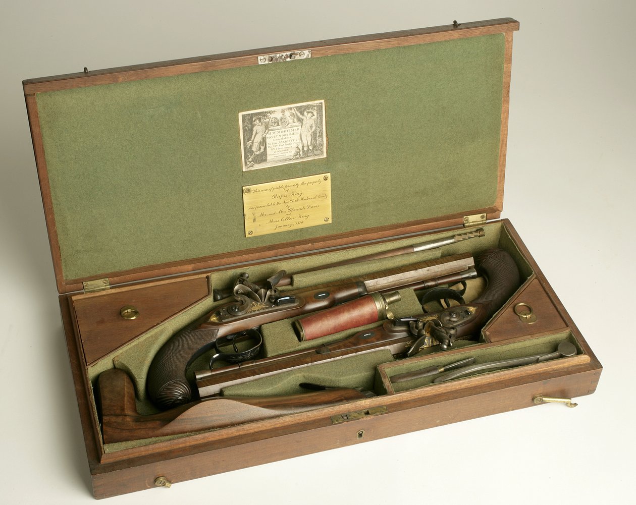 Ett par Flintlock-duellpistoler med fodral och tillbehör, ca 1780-1800 (blandade media) av H.W. Mortimer and Sons