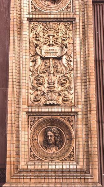 Detalj av fasaden på Hamburger Kunsthalle (foto) av H. v. d. Schirrmacher G. T. and Erbe A. Hude