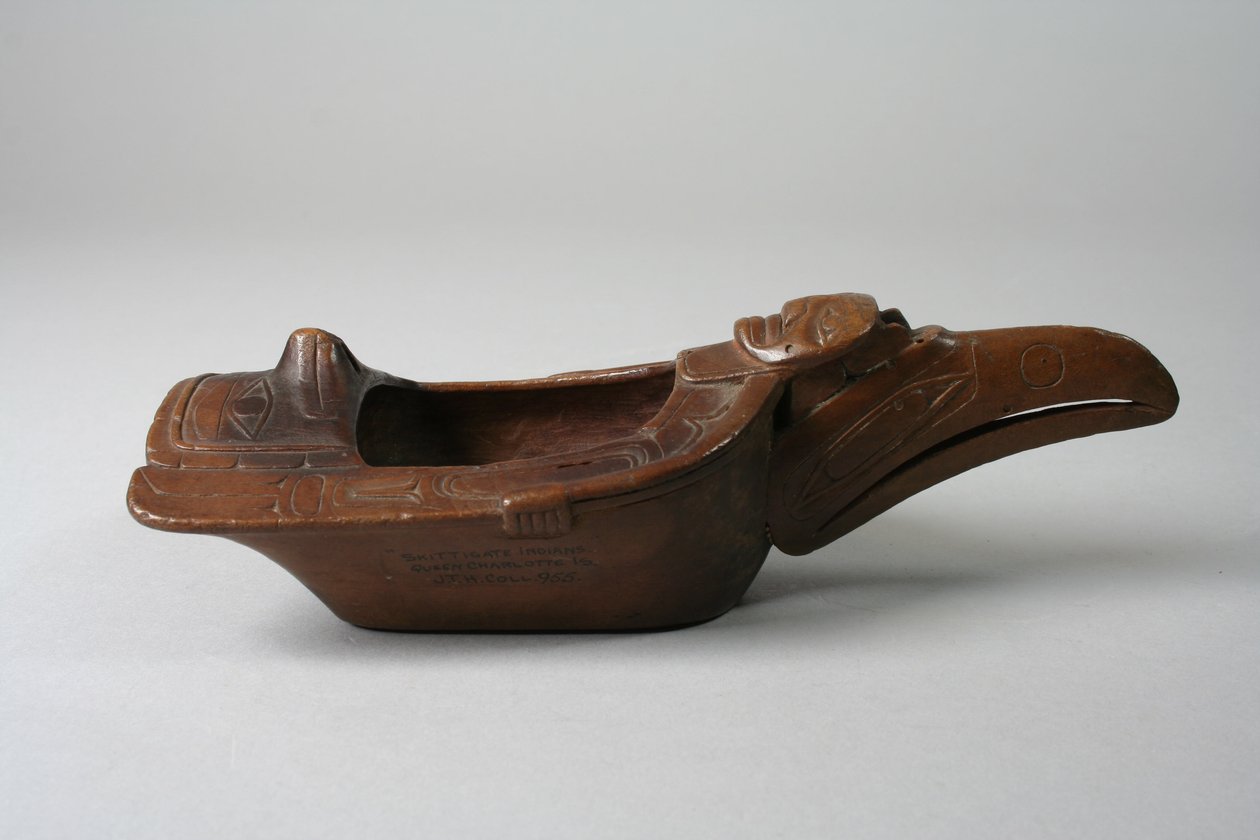 Raven Bowl, ca 1870 (trä och färg) av Haida