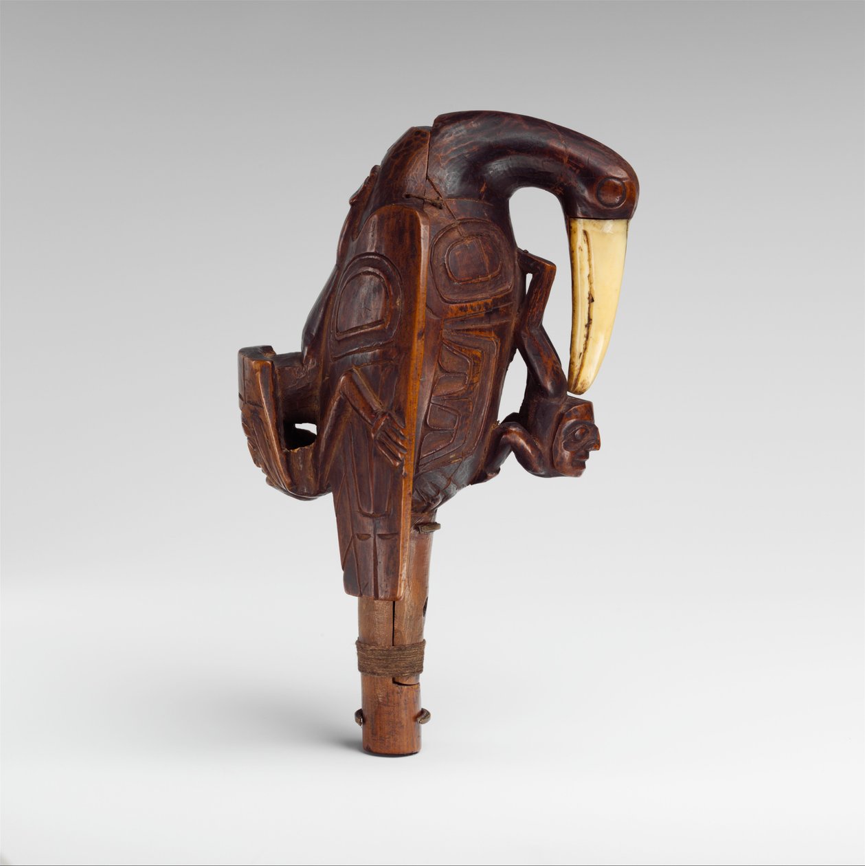 Raven Rattle, ca 1840 (trä och elfenben) av Haida