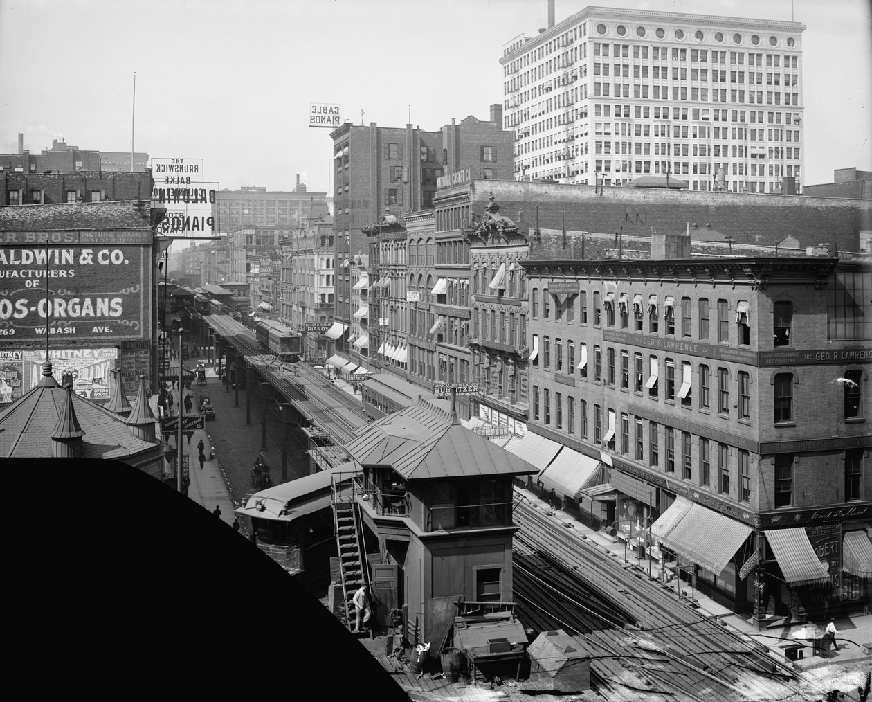 Elevated railroad, Wabash Avenue, Chicago, Illinois, ca 1900-10 (s/v foto) av Hans Behm