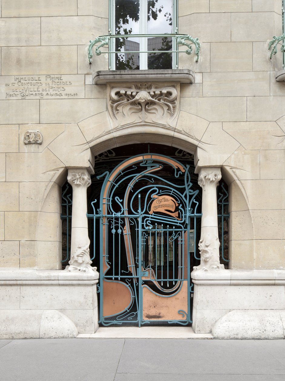 Entrédörr till Castel Beranger, byggd mellan 1895 och 1898 i det 16:e arrondissementet i Paris (foto) av Hector Guimard