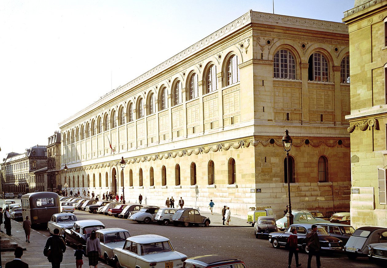 Utsikt över exteriören, byggd 1844-50 av Henri Labrouste