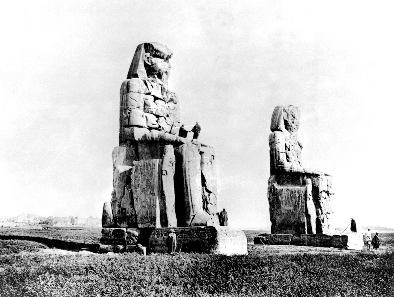 Memnonkolosserna, Thebe, Nubien, Egypten, 1887 av Georges Henri Bechard