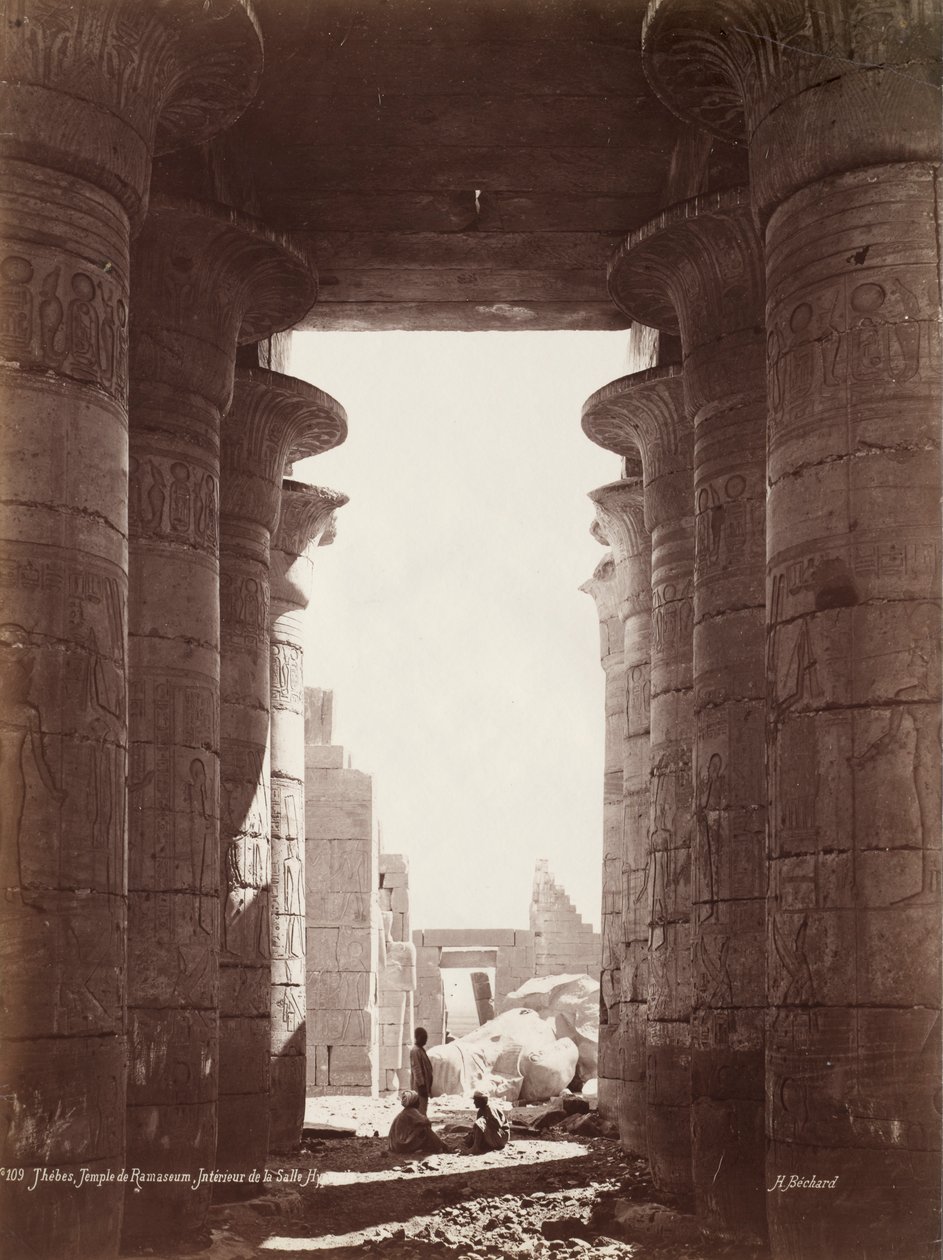 Thebe, Ramesseums tempel, Hypostylehallens interiör, 1870-talet. av Georges Henri Bechard
