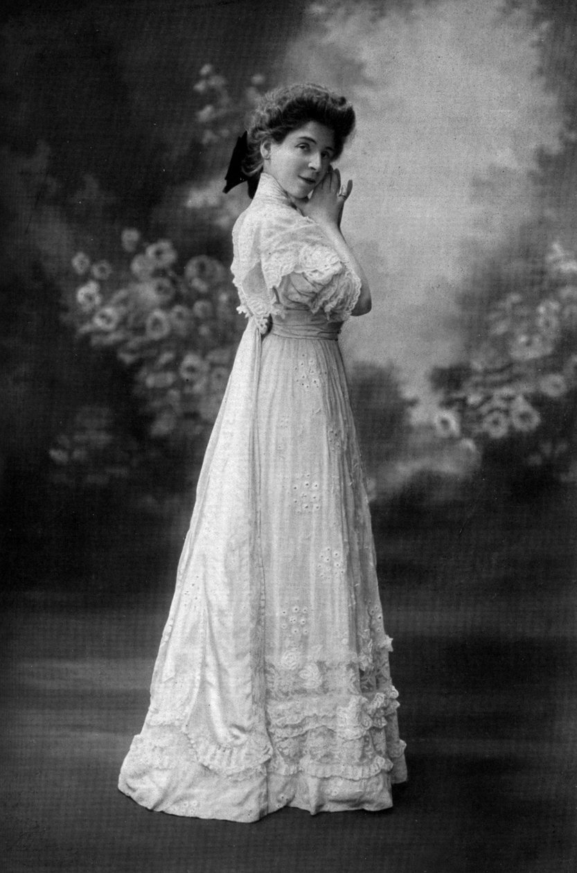 Miss Goldstein som Yvonne i pjäsen "Les plumes du Paon", Paris, foto av Henri Manuel från franska tidningen "Le Theatre" oktober 1907 av Henri Manuel
